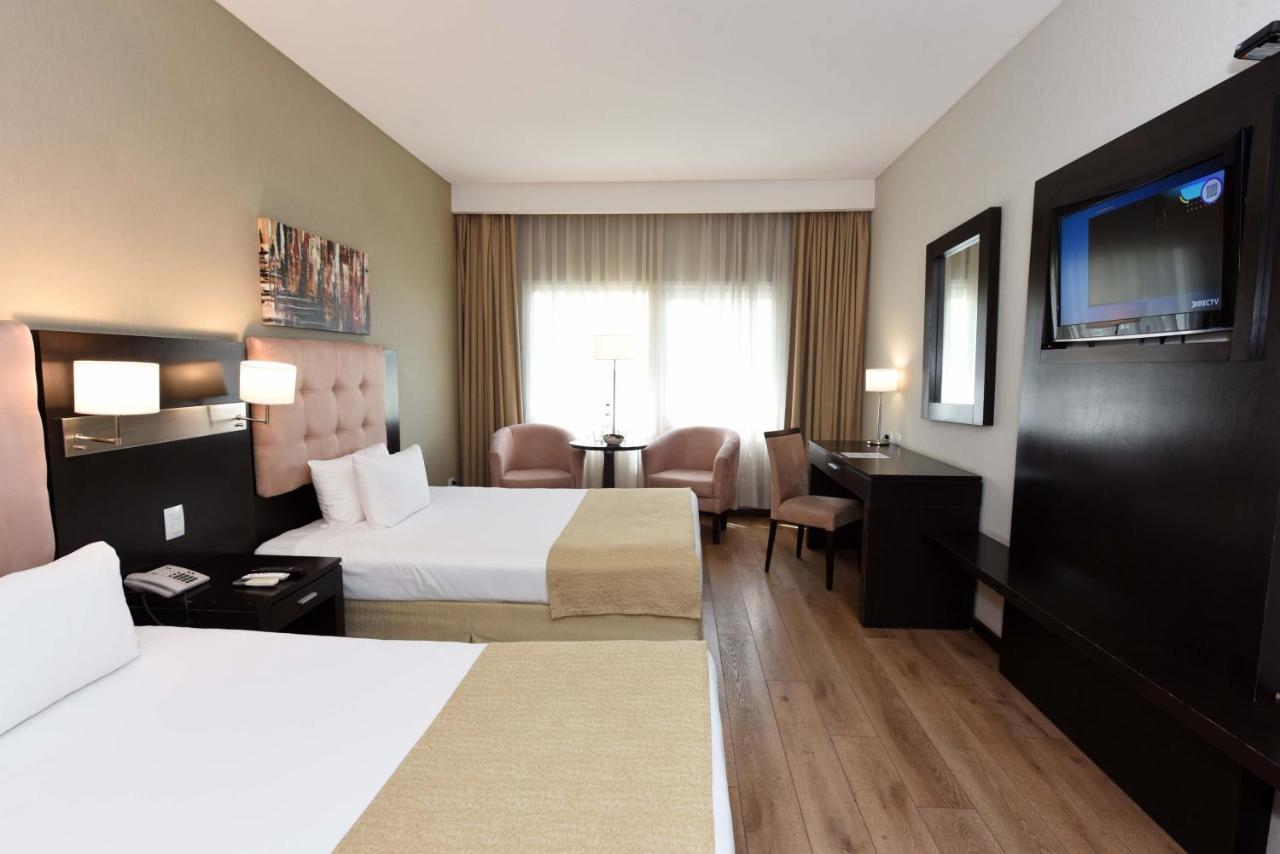 Howard Johnson Resort & Convention Center Эсейса Экстерьер фото