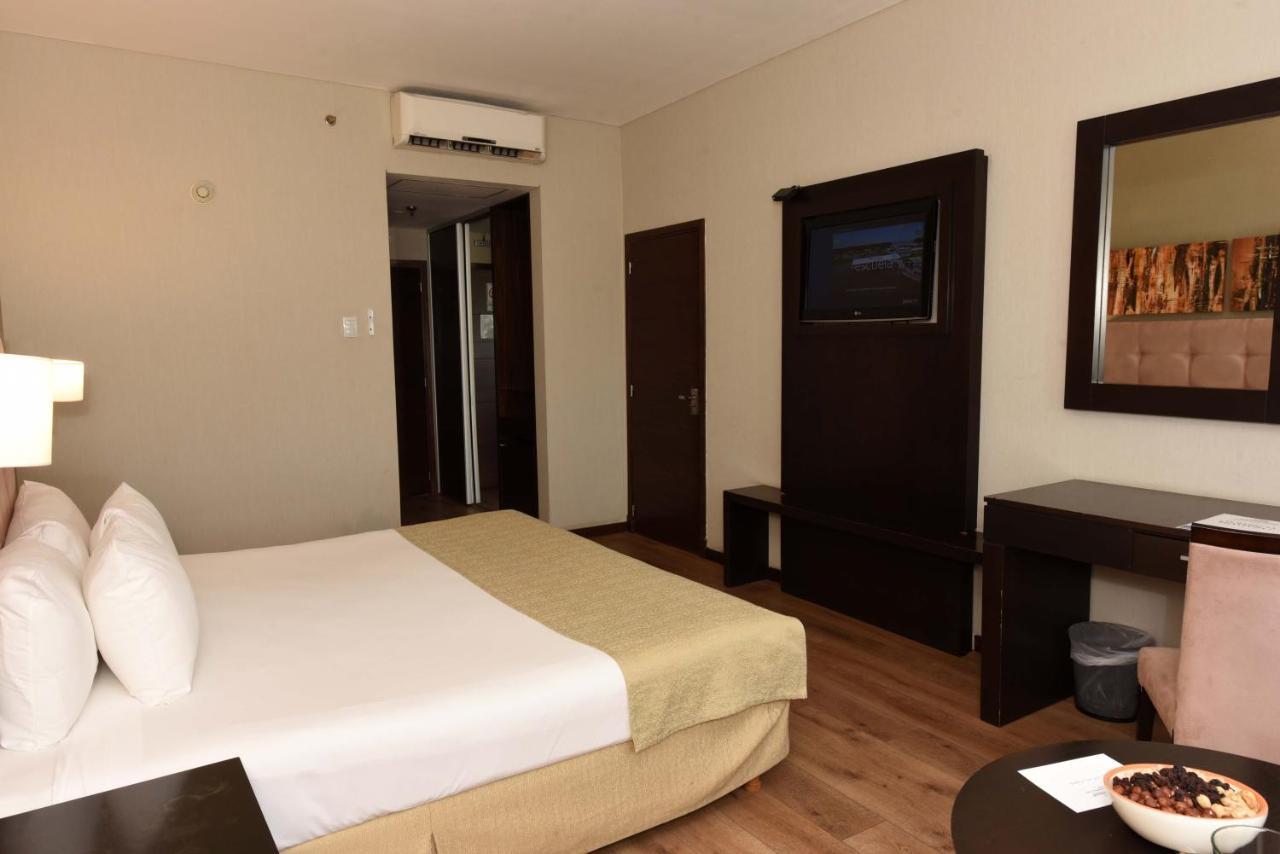 Howard Johnson Resort & Convention Center Эсейса Экстерьер фото