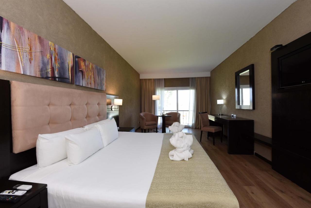 Howard Johnson Resort & Convention Center Эсейса Экстерьер фото