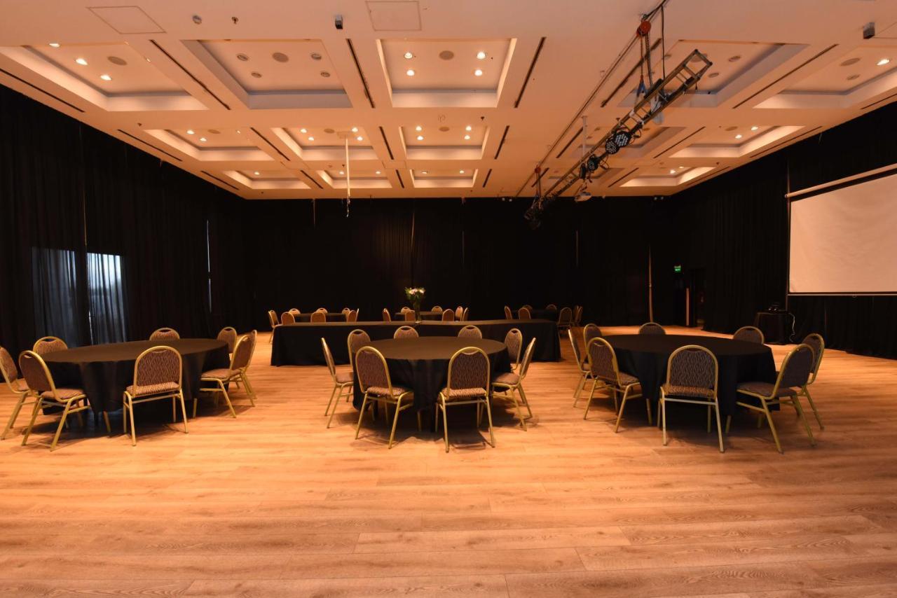 Howard Johnson Resort & Convention Center Эсейса Экстерьер фото