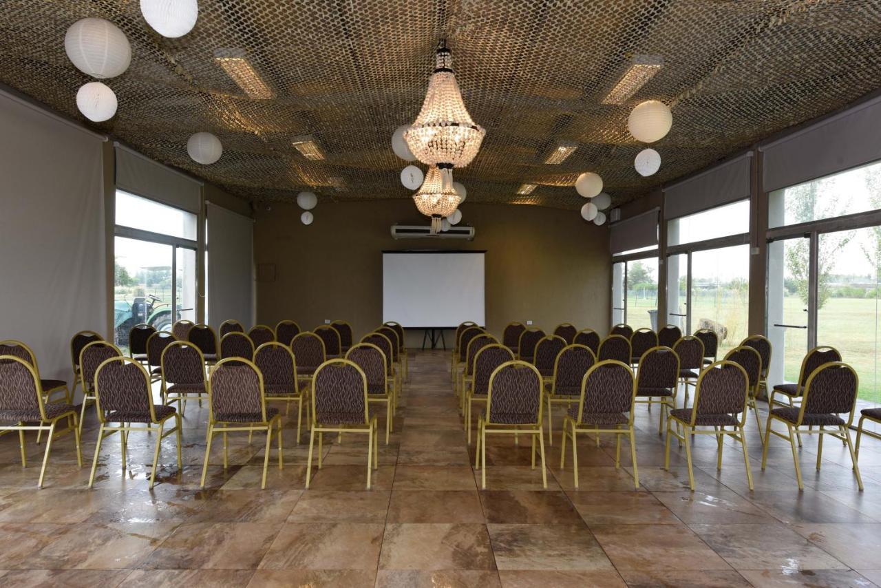 Howard Johnson Resort & Convention Center Эсейса Экстерьер фото