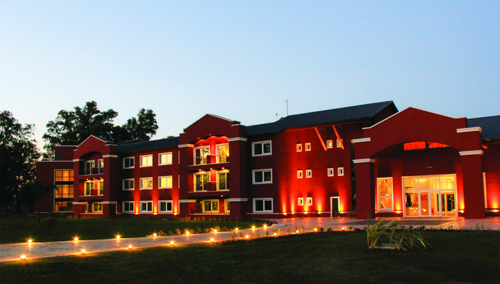 Howard Johnson Resort & Convention Center Эсейса Экстерьер фото