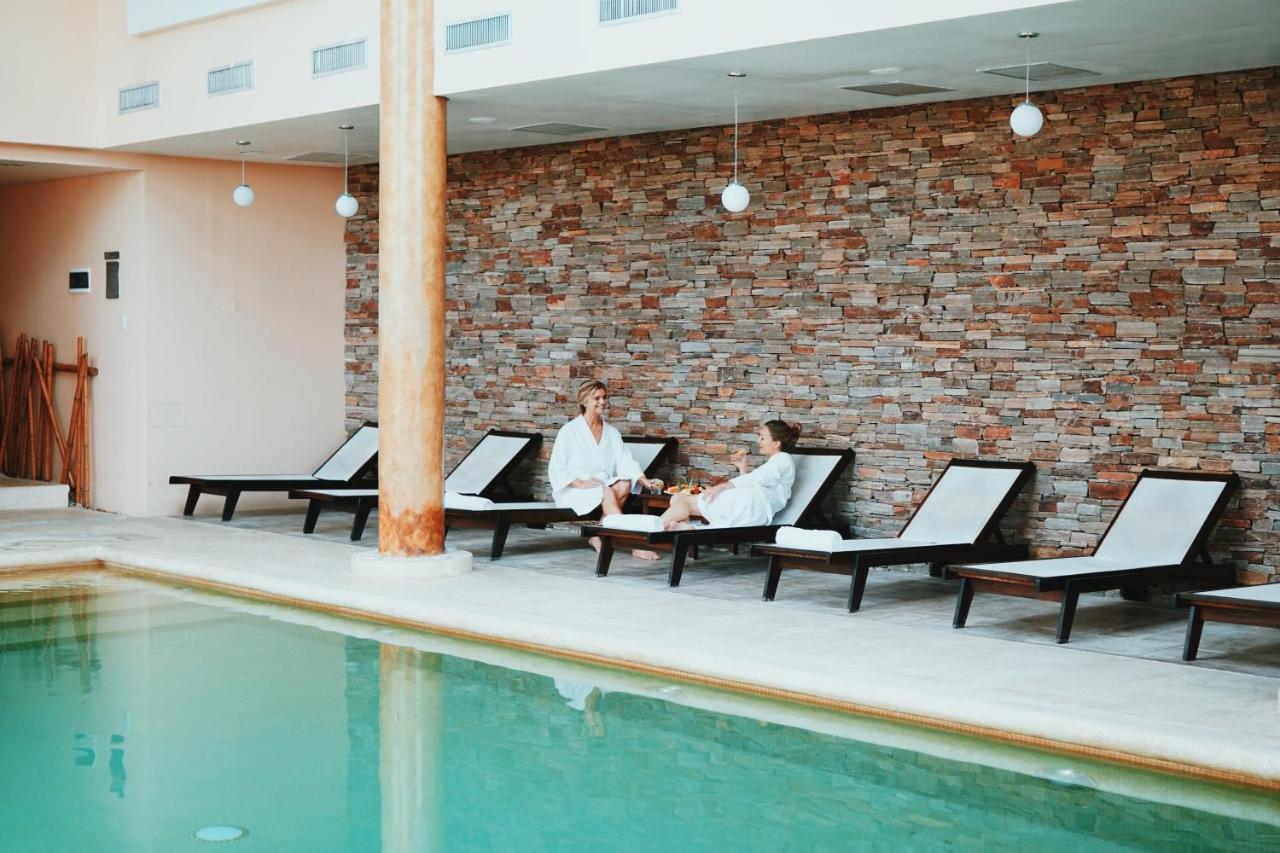 Howard Johnson Resort & Convention Center Эсейса Экстерьер фото
